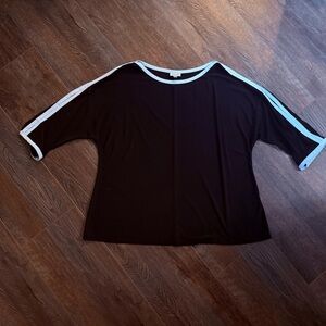Avenue Black and White 3/4 Sleeve Top